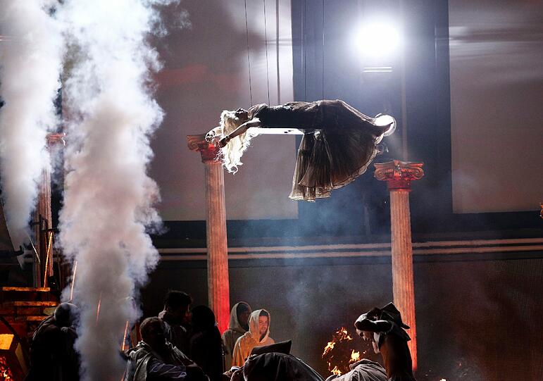 Die Performance von Nicki Minaj: Noch schräger, noch verruchter...