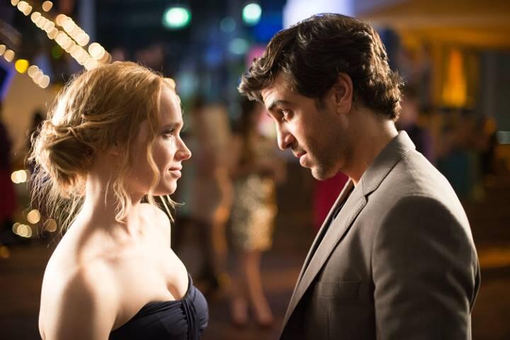 Die Schauspieler Karoline Herfurth als Referendarin Lisi Schnabelstedt und Elyas M'Barek als Kleinganove Zeki Müller.