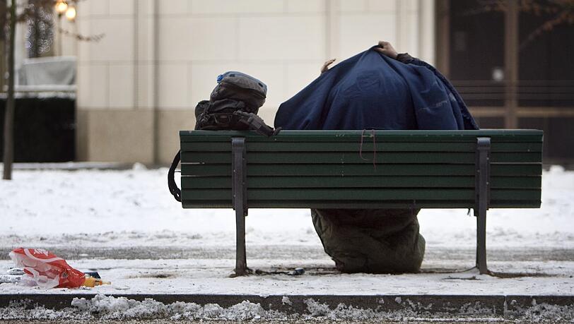 Die Nächte sind kalt - gerade für Obdachlose. Die Plätze werden knapp. Die Nächte sind kalt - gerade für Obdachlose. Die Plätze werden knapp.