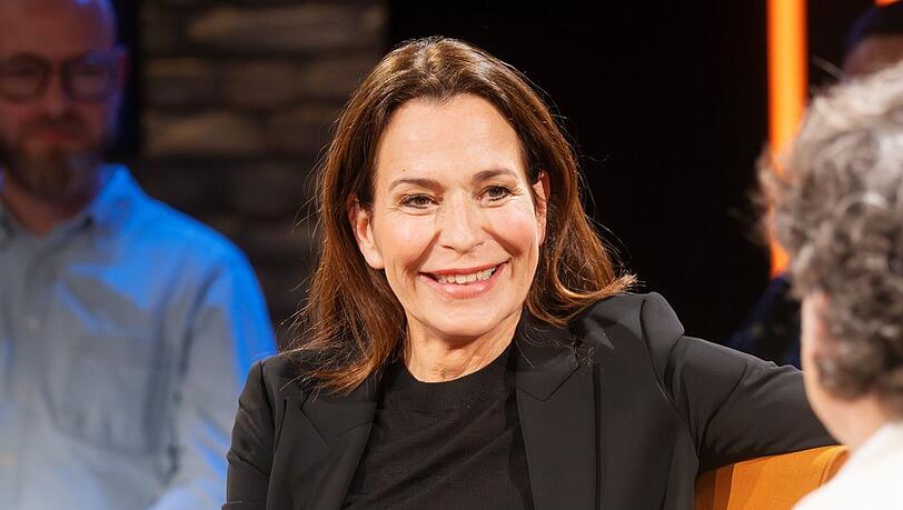 Gut gelaunt kehrte Anne Will für einen Besuch in der Talkshow "3nach9" ins Fernsehen zurück. Ihre Zukunft sieht sie dort allerdings nicht mehr.