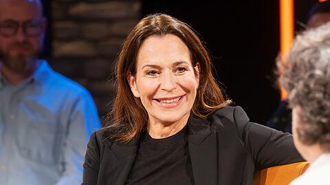 Gut gelaunt kehrte Anne Will für einen Besuch in der Talkshow "3nach9" ins Fernsehen zurück. Ihre Zukunft sieht sie dort allerdings nicht mehr.