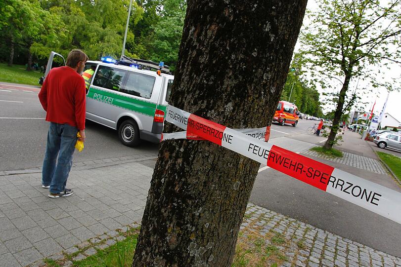 Über der Schule kreiste ein Hubschrauber...