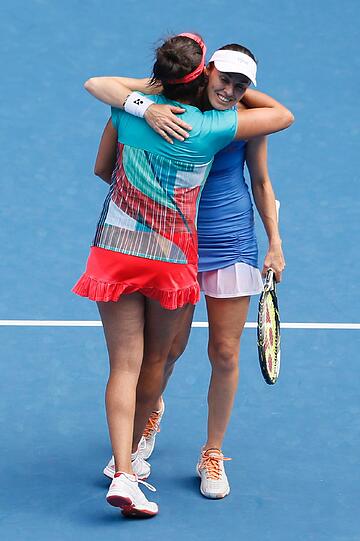 Die Inderin Sania Mirza (links) und Martina Hingis aus der Schweiz.