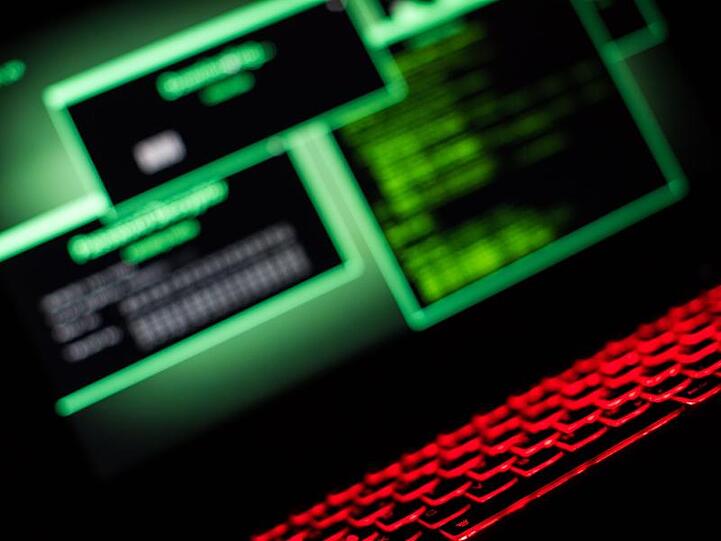 Die Hacker sollen mehr als tausend vertrauliche Dokumente kopiert und auf eine offen zugängliche Internetseite gestellt haben.