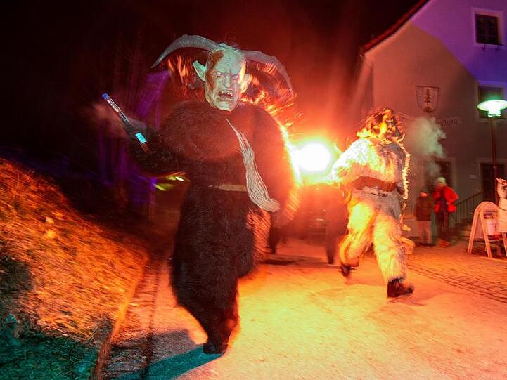 Furchterregende Gesellen treiben ihr Unwesen während der "Rauhnächte". Foto: Armin Weigel/dpa