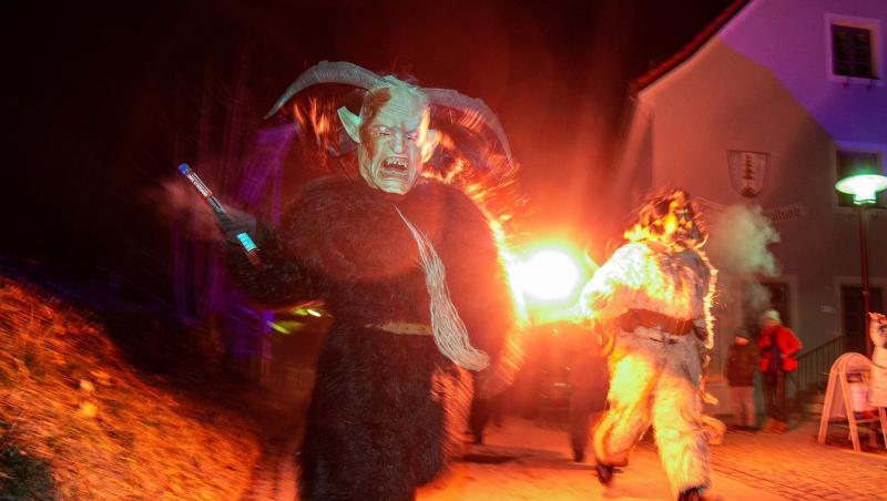 Furchterregende Gesellen treiben ihr Unwesen während der "Rauhnächte". Foto: Armin Weigel/dpa Furchterregende Gesellen treiben ihr Unwesen während der "Rauhnächte". Foto: Armin Weigel/dpa