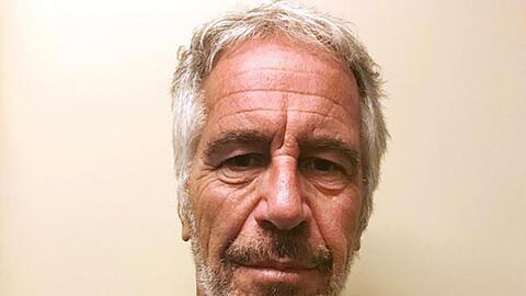 Einem Obduktionbericht zufolge soll sich Jeffrey Epstein in seiner New Yorker Zelle umgebracht haben.