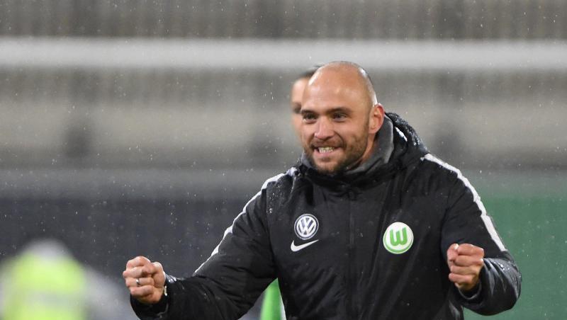 Trainer Stephan Lerch und seine Wolfsburgerinnen stehen erneut im Pokalfinale. Trainer Stephan Lerch und seine Wolfsburgerinnen stehen erneut im Pokalfinale.