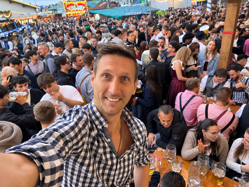 Softwareentwickler Danijel Dedic aus Kufstein ist Wiesn-Fan. Aus Frust &uuml;ber den Reservierungsstress hat er zur diesj&auml;hrigen Wiesn ein einzigartiges Tool entwickelt.