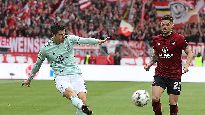 ROBERT LEWANDOWSKI, NOTE 5: Setzte einen Freistoß in die Club-Fankurve (45.). Überhaupt ohne Wirkung, der Toptorjäger. Abgetaucht, abgemeldet. Da kam fast nichts. Viel zu wenig für seine Verhältnisse.