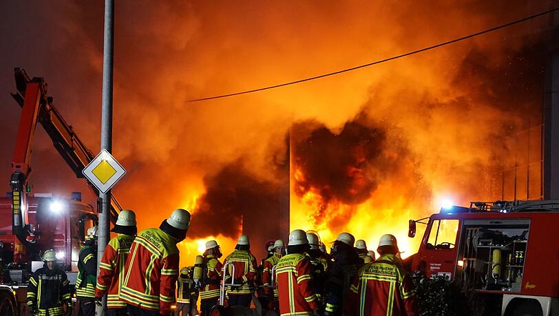  Polizei: Schaden bei Gro&szlig;brand &uuml;ber 200 Millionen Euro 