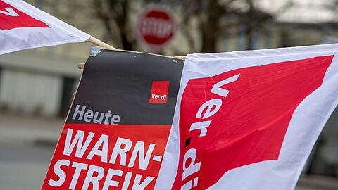 Noch sind die Positionen von Gewerkschaft und Arbeitgebern weit auseinander. (Archivbild)