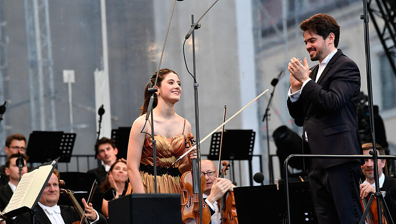 María Dueñas mit Lahav Shani. María Dueñas mit Lahav Shani.