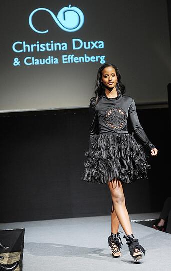 Ihre GNTM-Kollegin Sara Nuru war auch auf dem Catwalk aktiv.