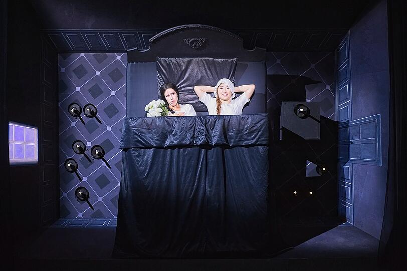 Sally du Randt (Agathe) und Jihyun Cecilia Lee (Ännchen).