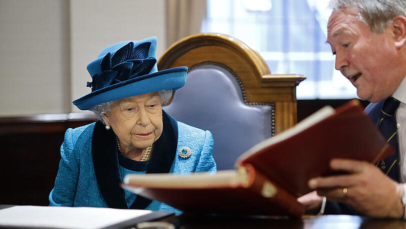 Queen Elizabeth II. bei einem Auftritt in London Queen Elizabeth II. bei einem Auftritt in London