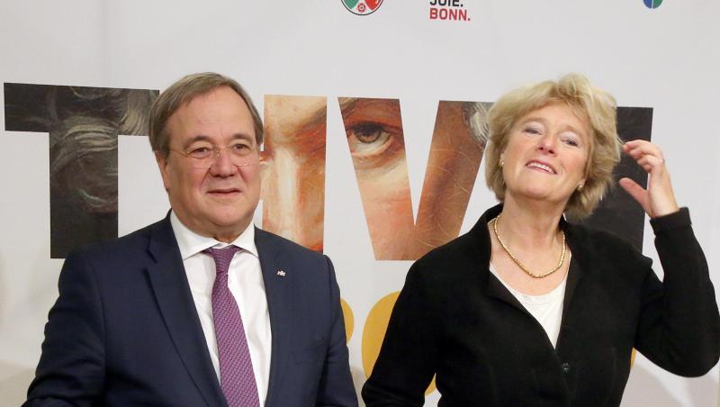 Armin Laschet (CDU, l-r), Ministerpräsident in Nordrhein-Westfalen, und die Kulturstaatsministerin Monika Grütters (CDU) stellen die Höhepunkt des Beethoven-Jahres 2020 vor. Armin Laschet (CDU, l-r), Ministerpräsident in Nordrhein-Westfalen, und die Kulturstaatsministerin Monika Grütters (CDU) stellen die Höhepunkt des Beethoven-Jahres 2020 vor.