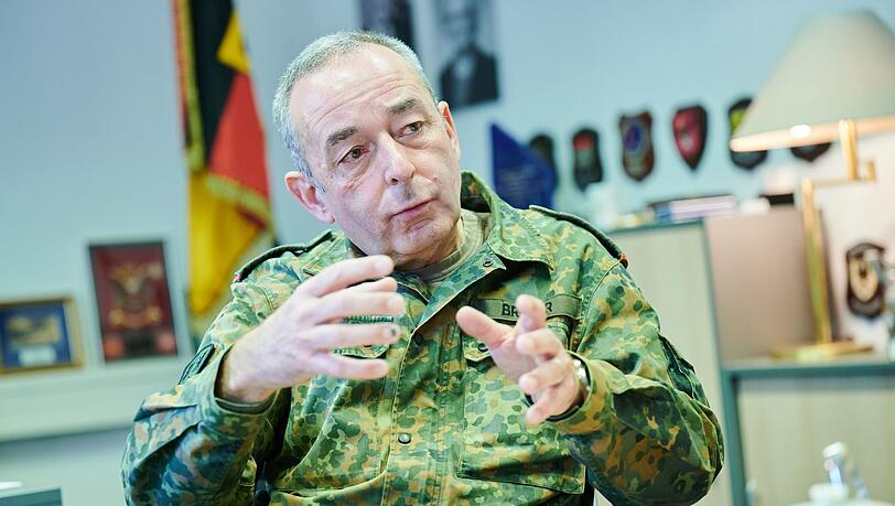 Hält Angriffe und Einflussnahmen aus dem Ausland für möglich: Generalleutnant Carsten Breuer.