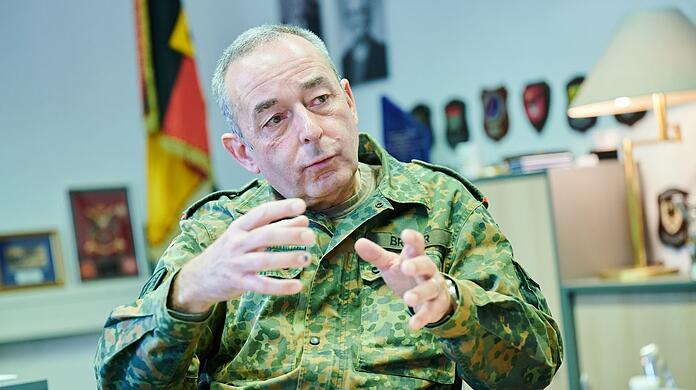 Hält Angriffe und Einflussnahmen aus dem Ausland für möglich: Generalleutnant Carsten Breuer.