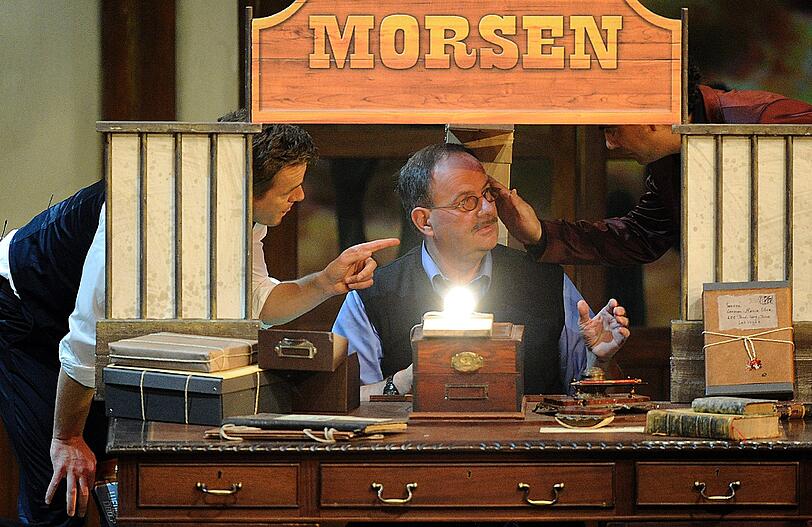 Und zwar mit einer spektakulären Wette: Detlev Jarchow gibt mit seinen Ohren Morsezeichen. Ein weiteres Highlight des Abends beim ersten "Wetten, dass...?" mit Moderator Markus Lanz!