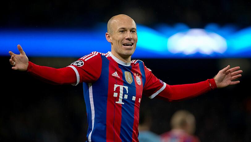 ARJEN ROBBEN: NOTE 3.
Legte mit einigen Turbo-Spurts über den rechten Flügel sehr agil los.  
Viel unterwegs, immer gefährlich, aber etwas umständlich.