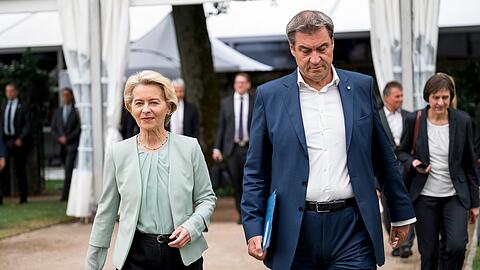 EU-Kommissionspräsidentin Ursula von der Leyen und Bayerns Ministerpräsident Markus Söder.