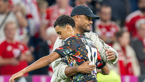 Der Bayern-Trainer und sein Spielmacher: Vincent Kompany (l.) mit Jamal Musiala.