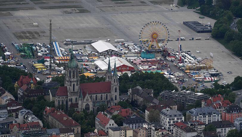 Das Frühlingsfest von oben. Das Frühlingsfest von oben.