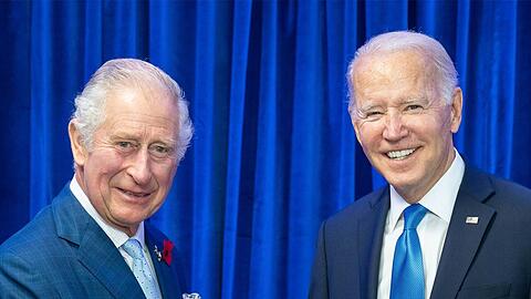 König Charles - damals noch Prinz - und Joe Biden (r.) bei einem Treffen in Schottland im Herbst 2021.