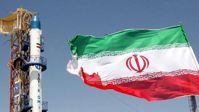 Teheran will sich weder durch wirtschaftliche Sanktionen, noch durch einen möglichen Militärschlag von seinem Atomprogramm abbringen lassen. Teheran will sich weder durch wirtschaftliche Sanktionen, noch durch einen möglichen Militärschlag von seinem Atomprogramm abbringen lassen.