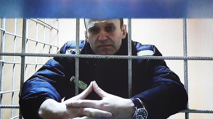 Alexej Nawalny wurde während einer Gerichtsverhandlung im vergangenen Dezember per Video aus dem Gefängnis zugeschaltet. (Archivbild)
