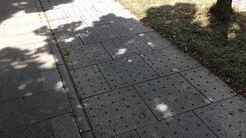 So sehen gelöcherte Wege aus.