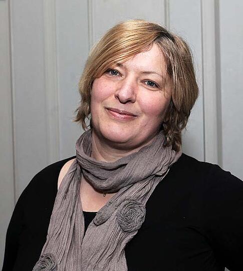 Alma Kita (47), Standl: Obst, Freimarkt, Familienstand: verheiratet, Wohnort: München, Hobbies: Urlaub machen, Lesen, Arbeiten, Dabei seit: 2010, Liebstes Ratschthema: &bdquo;Ich rede gern über Fernseh- und Kinofilme.&ldquo;, Ich tanze bei den Marktweibern, weil&hellip; es eine tolle Gruppe ist und alle lieb und nett sind.