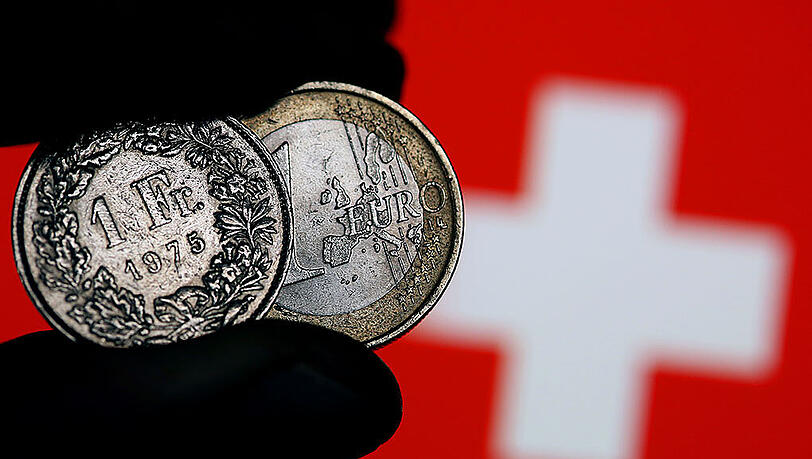 Sieben wichtige Schweizer Exportbranchen erlitten durch den "Frankenschock" Einbußen, darunter Pharma und Maschinenbau. Sieben wichtige Schweizer Exportbranchen erlitten durch den "Frankenschock" Einbußen, darunter Pharma und Maschinenbau.