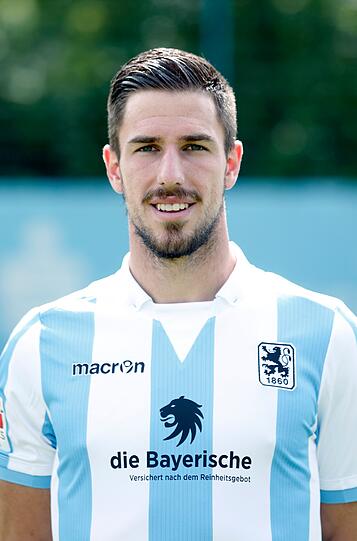 Milos Degenek: Note 4. Konnte sich an der Seite von Mauersberger stabilisieren und unterband per Kopf wie mit dem Fuß zahlreiche Hereingaben. Abzüge gibt&rsquo;s für das verlorene Duell gegen Holota, das um ein Haar Folgen gehabt hätte.