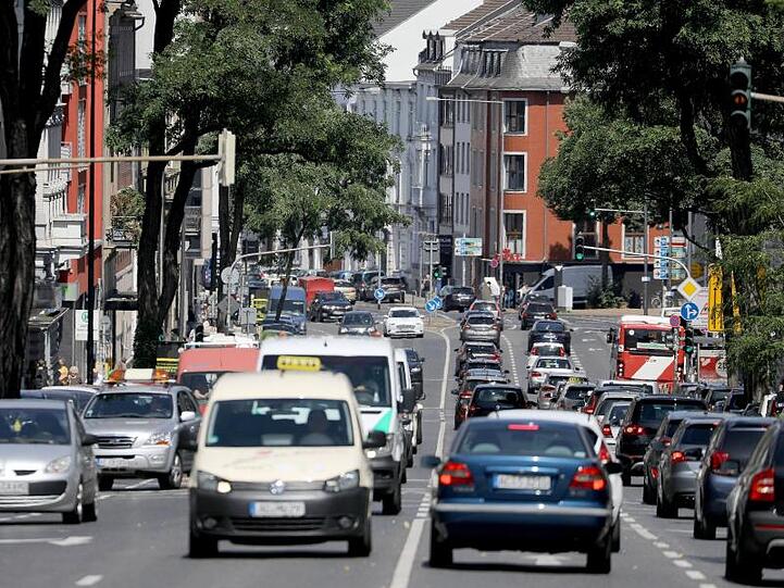 Vorläufig ohne Fahrverbot: Die Wilhelmstraße in der Aachener Innenstadt.