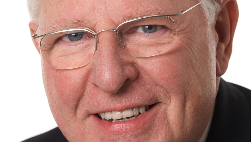 Der 78-jährige Heinrich Oberreuter ist Direktor des Instituts für Journalistenausbildung Passau. Zuvor lehrte er als Professor an der Universität Passau und war von 1993 bis 2011 Direktor der Akademie für Politische Bildung in Tutzing. Der 78-jährige Heinrich Oberreuter ist Direktor des Instituts für Journalistenausbildung Passau. Zuvor lehrte er als Professor an der Universität Passau und war von 1993 bis 2011 Direktor der Akademie für Politische Bildung in Tutzing.