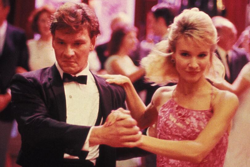 Die Abtreibung von Penny (Cynthia Rhodes, rechts) ist f&uuml;r sie "zentraler Bestandteil" der Story, machen die Macherinnen in "'Dirty Dancing'": Romantik, Drama, Tanz!" klar.