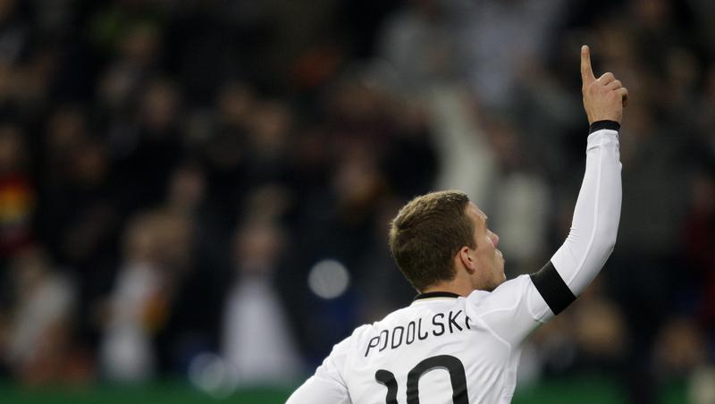 Verhaltener Jubel nach dem Treffer - Lukas Podolski Verhaltener Jubel nach dem Treffer - Lukas Podolski