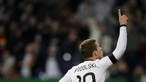 Verhaltener Jubel nach dem Treffer - Lukas Podolski