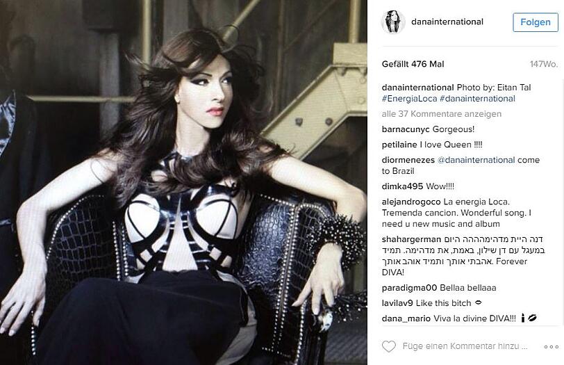 Auf Instagram zeigt sich Dana International gerne in lasziver Pose.