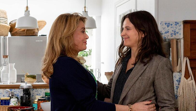 "La Vérité" von Regisseur Hirokazu Koreeda mit Catherine Deneuve (l) und Juliette Binoche eröffnet die 76. Internationalen Filmfestspiele in Venedig. "La Vérité" von Regisseur Hirokazu Koreeda mit Catherine Deneuve (l) und Juliette Binoche eröffnet die 76. Internationalen Filmfestspiele in Venedig.