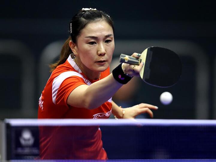 Die Deutsche Shan Xiaona spielt den Ball. Foto: Ronny Hartmann/Archivbild