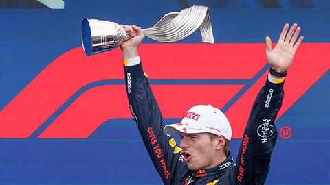 Red-Bull-Pilot Max Verstappen feiert seinen Sieg beim Grand Prix von Kanada.