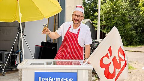 "besseresser": Sebastian Lege nimmt unter anderem Speiseeis unter die Lupe.