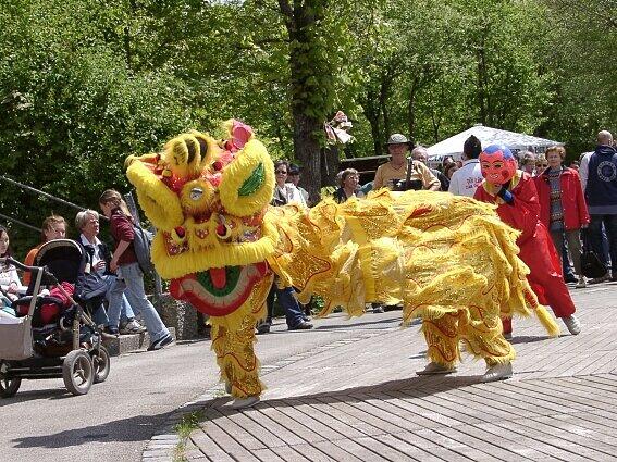 Tradition aus Asien: der Löwentanz.