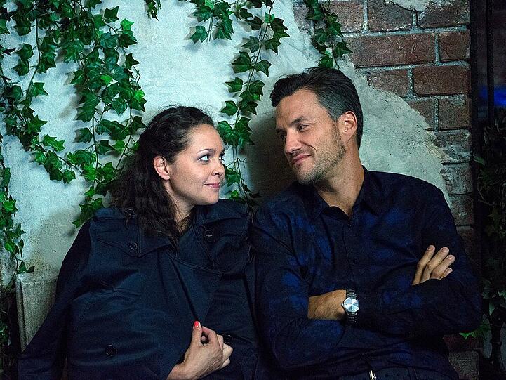 Sie liebt ihn, sie liebt ihn nicht: Caro (Ines Kurenbach) und Malte (Stefan Bockelmann)