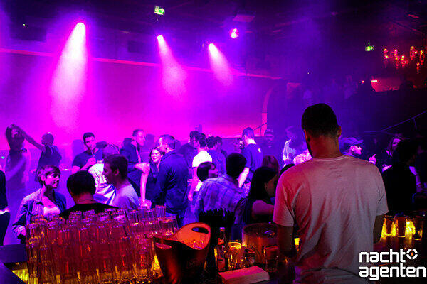 Die besten Party-Bilder vom Freitag. Hier im Neuraum.