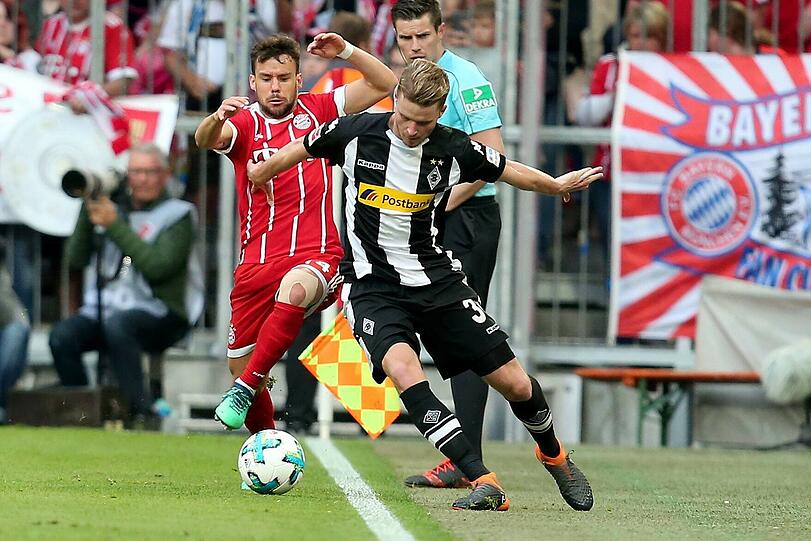 Juan Bernat: Note 3- Wie schon in Augsburg gab der Spanier den Ribéry-Ersatz auf der Linksaußen-Position. Konnte nie über die Seite durchbrechen. Schwache Halbfeld-Flanken. Als Bayern stärker wurde und Gladbach abbaute, wurde er mutiger und effektiver. Hätte einen Elfmeter bekommen müssen (60.).