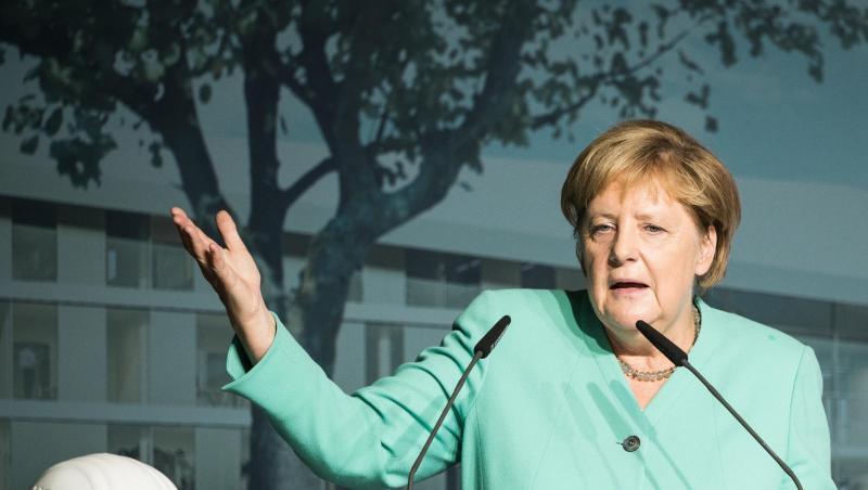 Bundeskanzlerin Angela Merkel spricht auf der Festveranstaltung zur Grundsteinlegung der DFB-Akademie. Bundeskanzlerin Angela Merkel spricht auf der Festveranstaltung zur Grundsteinlegung der DFB-Akademie.